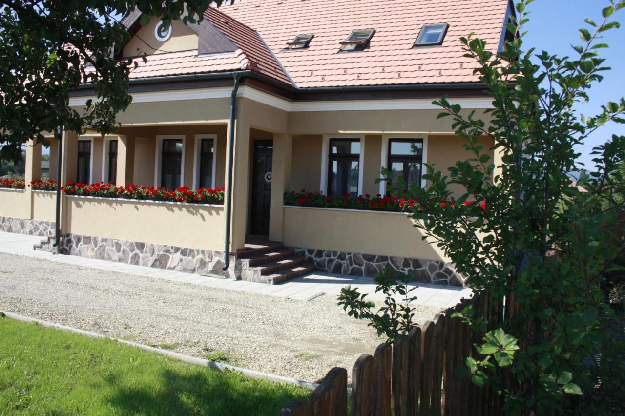 Pensiune Agroturistica Horvath-Kert Borzont Εξωτερικό φωτογραφία